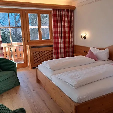 Seerose Hotel *